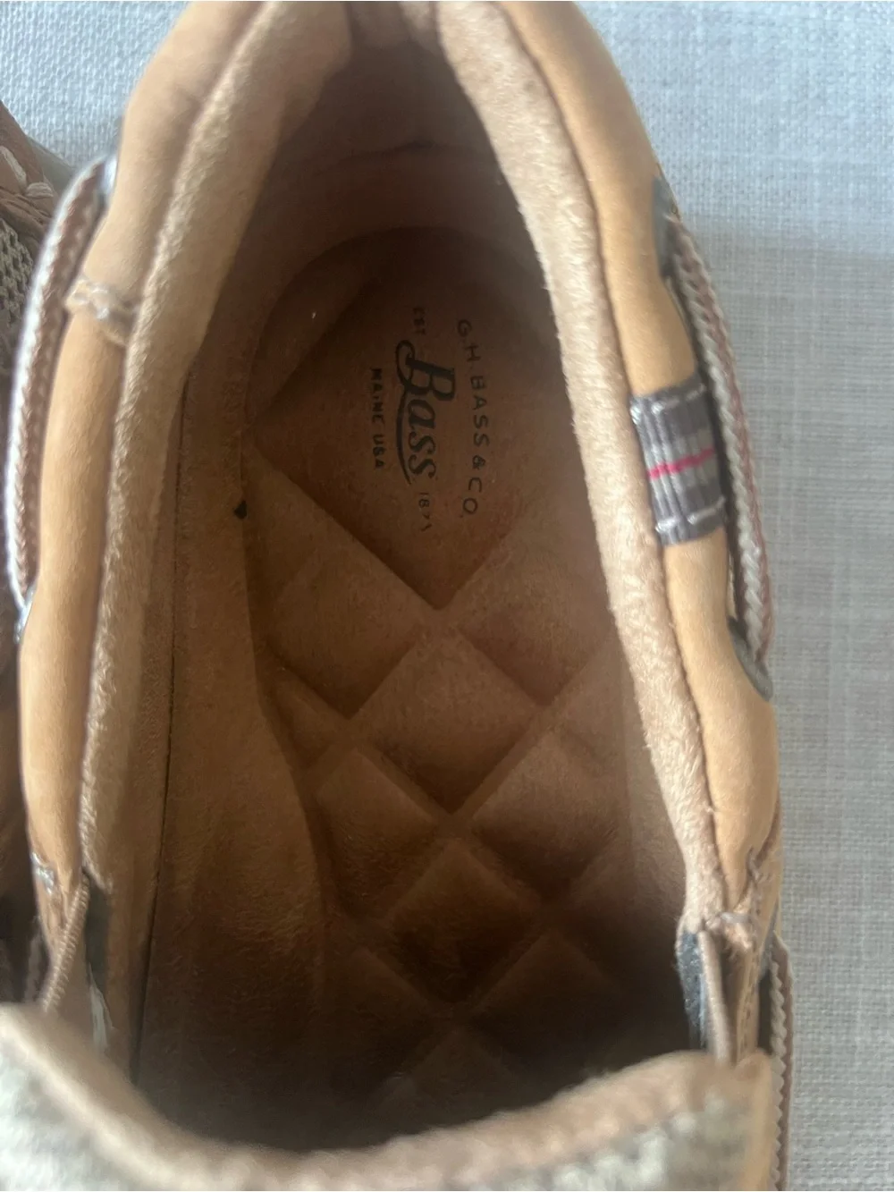 GH Bass & Co. Tan leather loafers, men’s 8, casual preppy office dressy